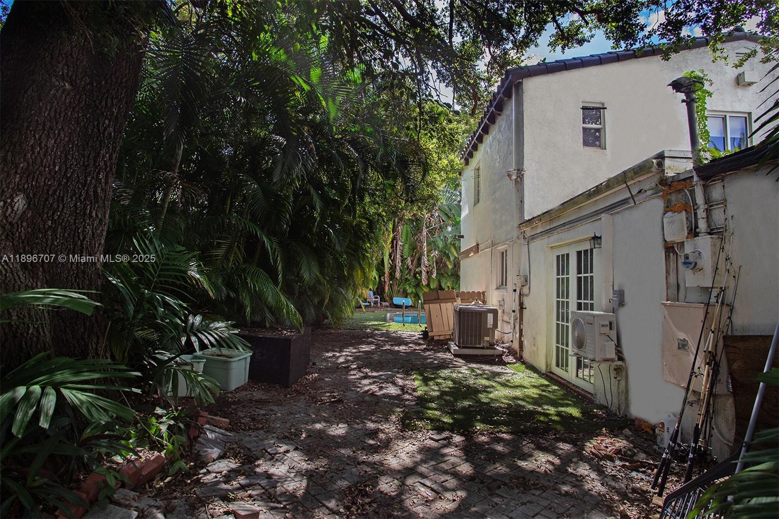 401 SW 28th Rd Miami, FL 33129