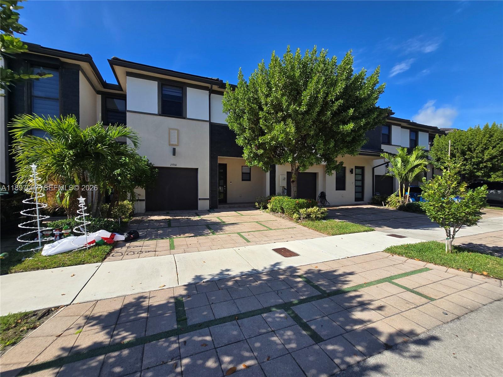 15930 NW 91st Ct Miami Lakes, FL 33018