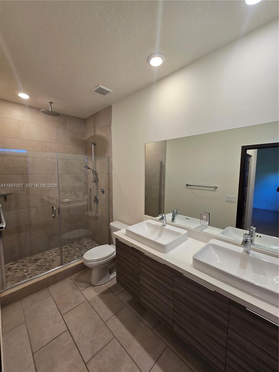 15930 NW 91st Ct Miami Lakes, FL 33018