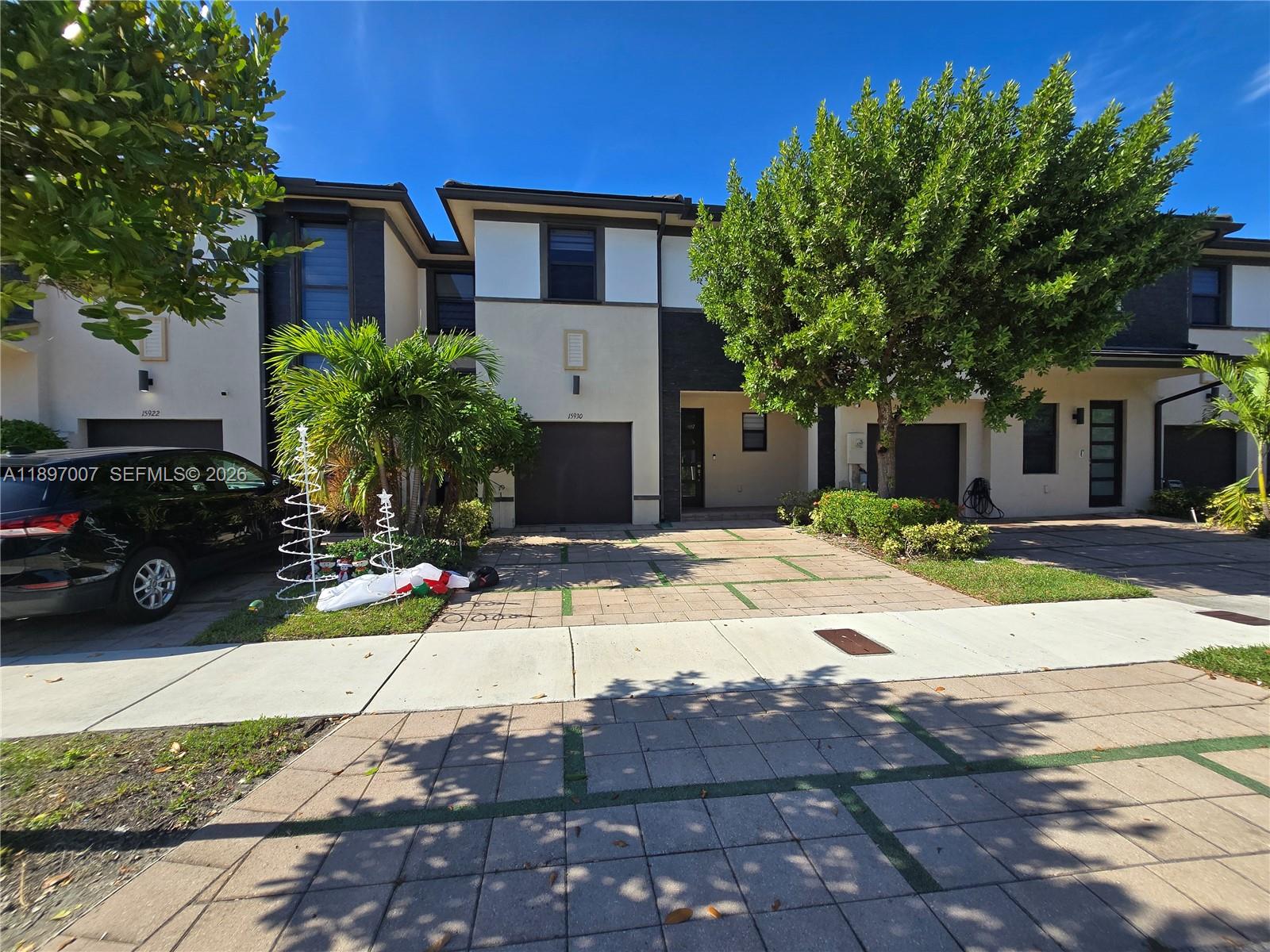 15930 NW 91st Ct Miami Lakes, FL 33018