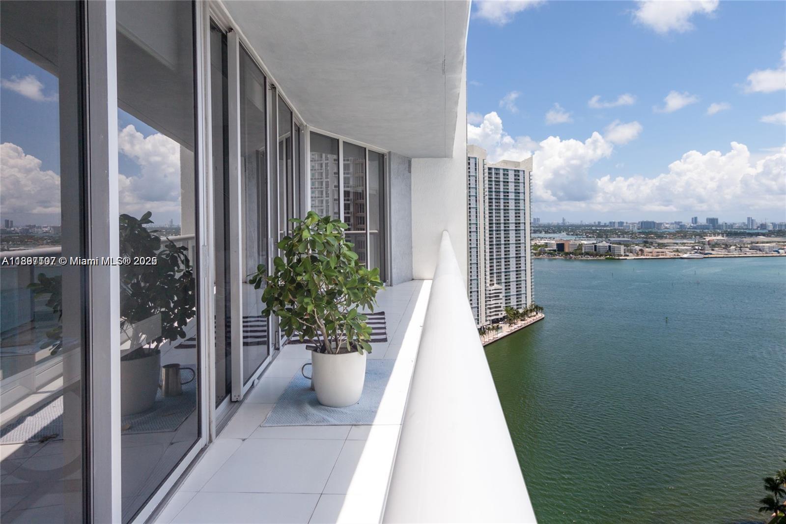 465 Brickell Ave #2705