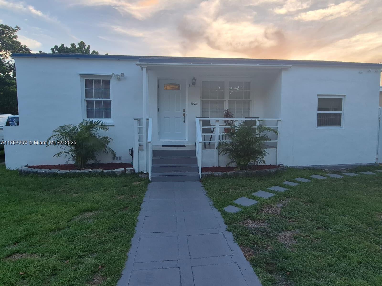 1020 SW 33rd Ave