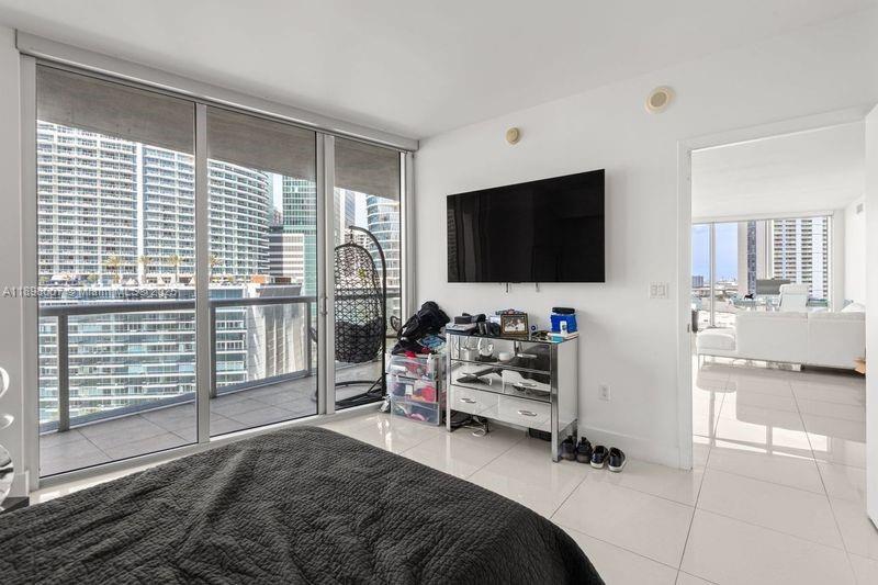 465 Brickell Ave #1602 Miami, FL 33131