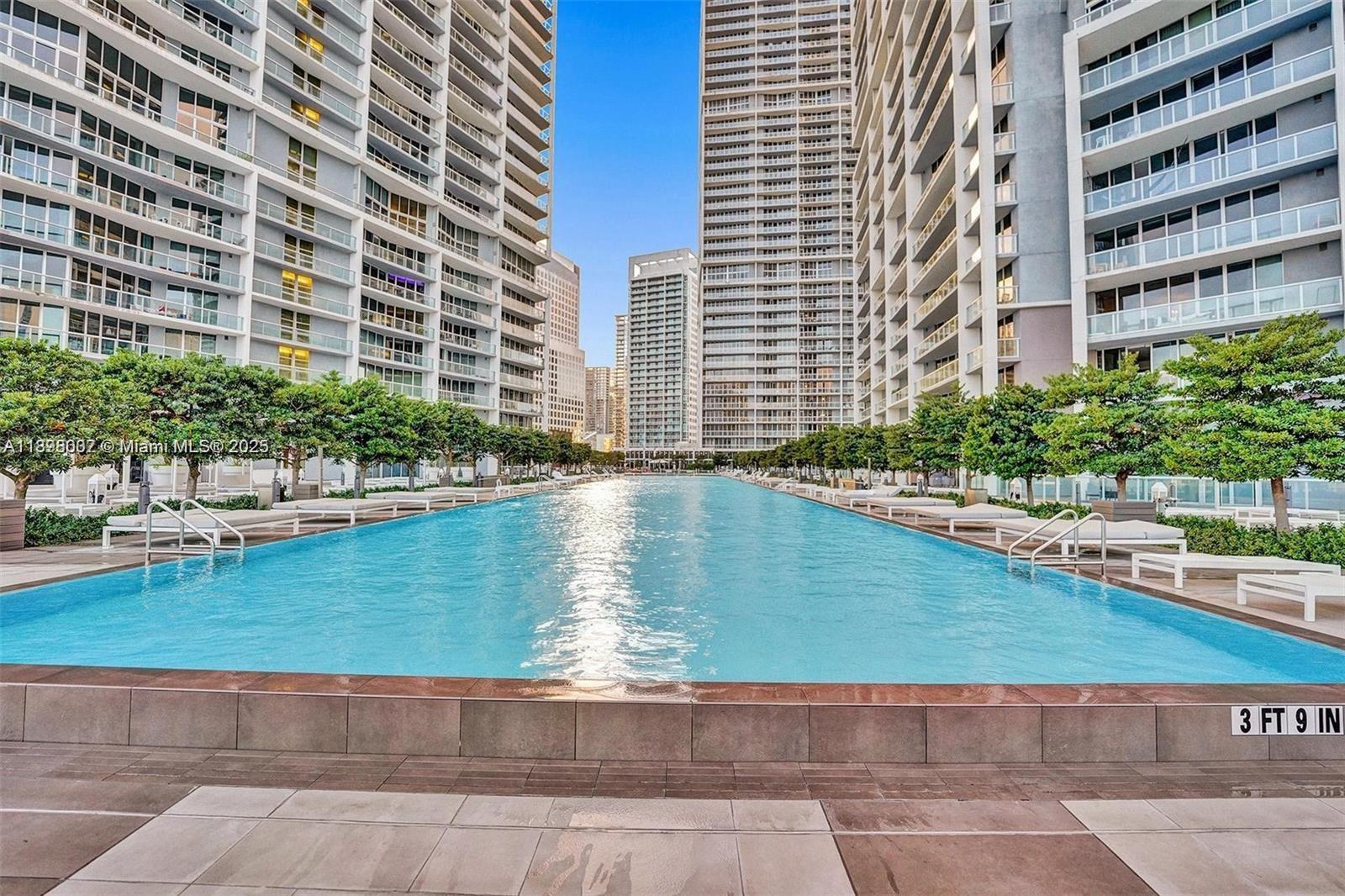 465 Brickell Ave #1602 Miami, FL 33131