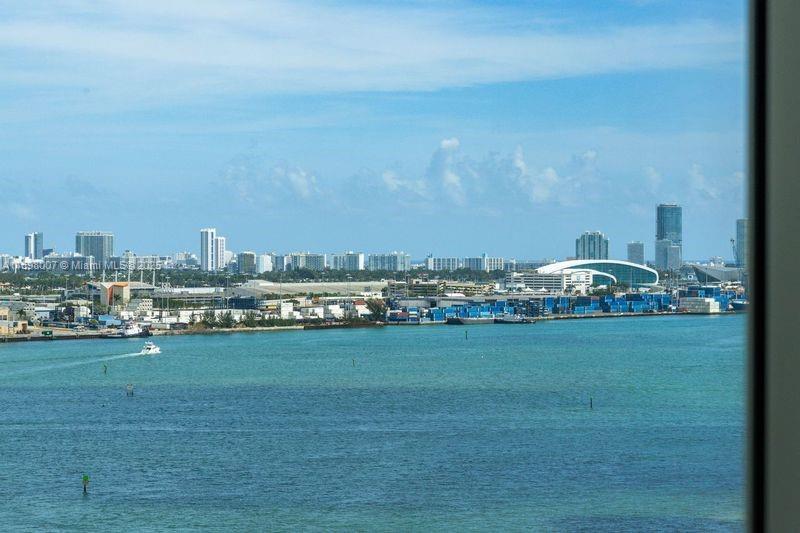 465 Brickell Ave #1602 Miami, FL 33131