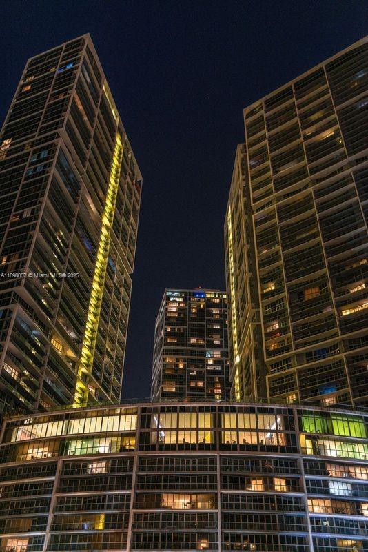 465 Brickell Ave #1602 Miami, FL 33131