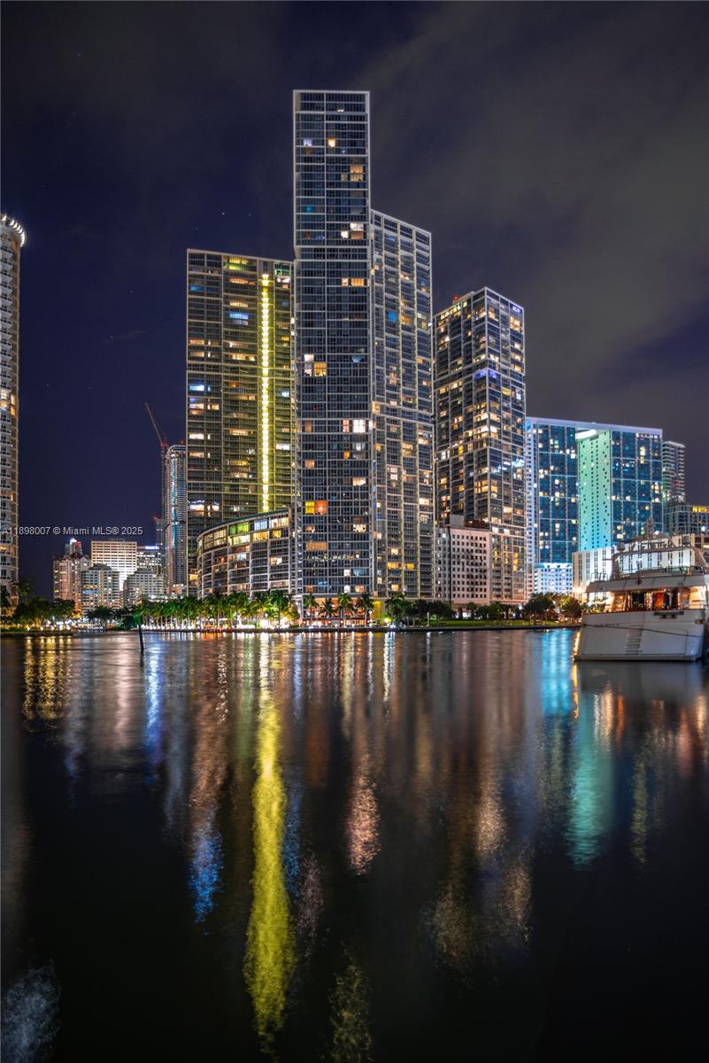 465 Brickell Ave #1602 Miami, FL 33131