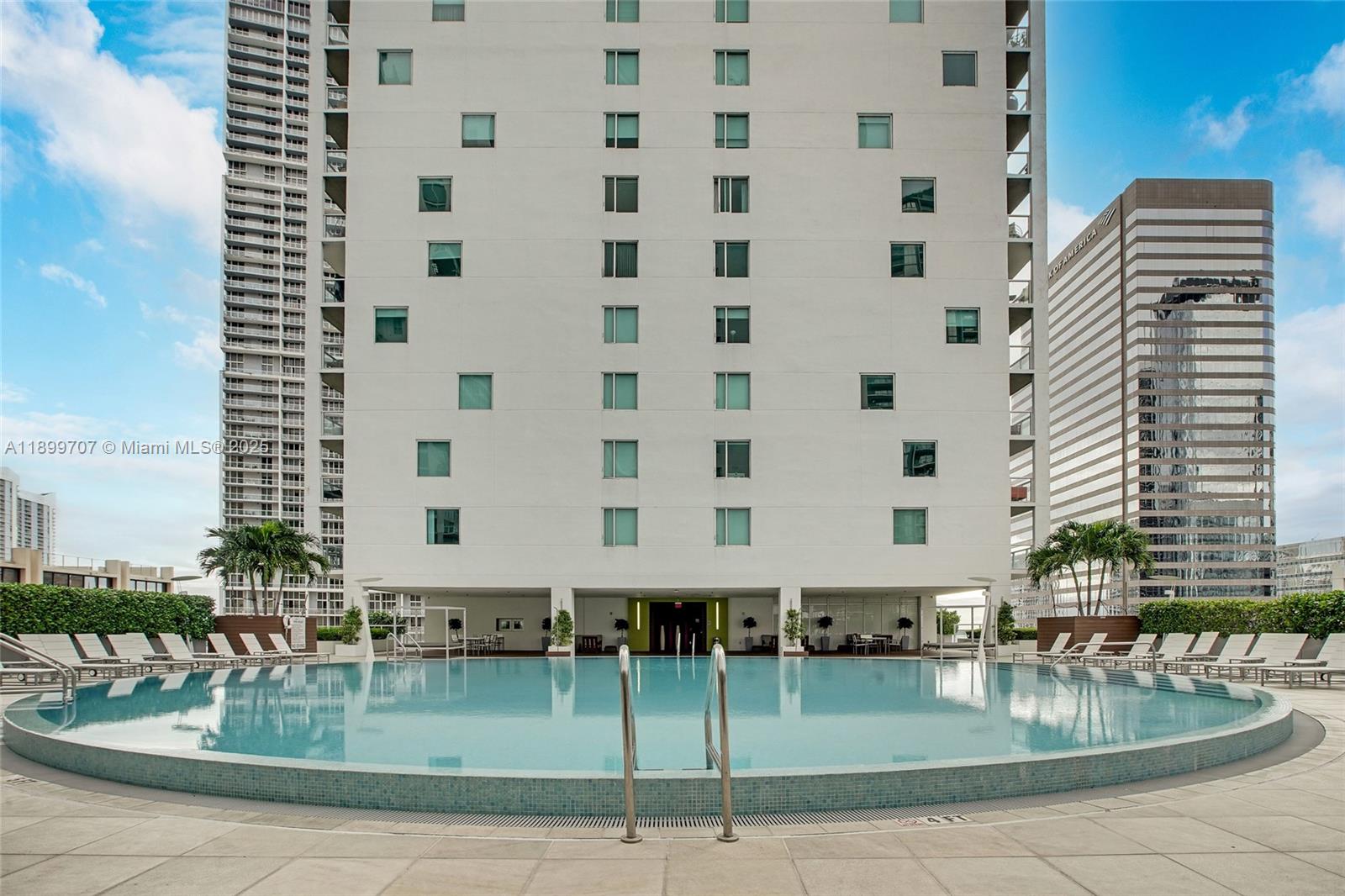 image 500 Brickell West18