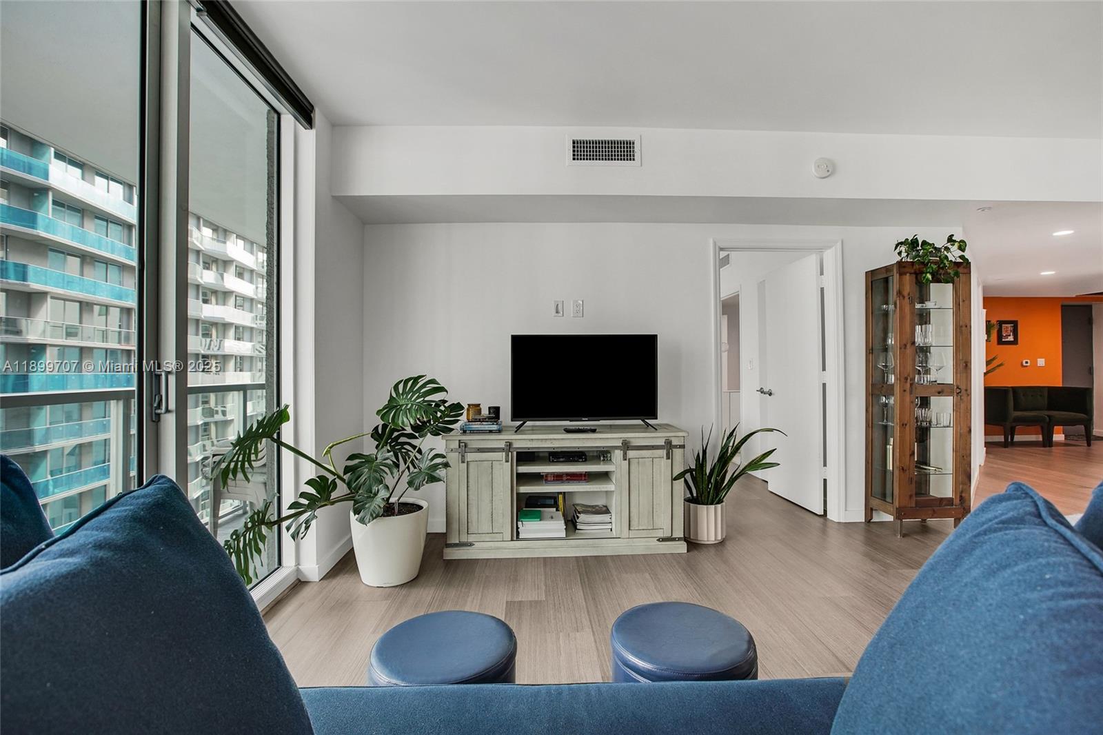 image 500 Brickell West1