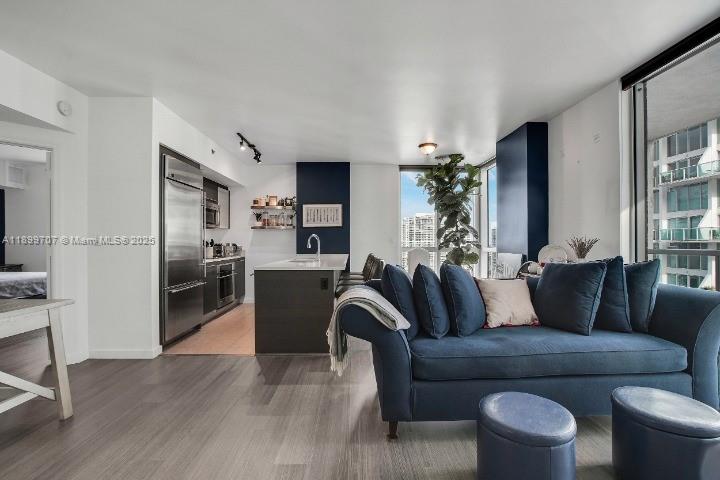 image 500 Brickell West2