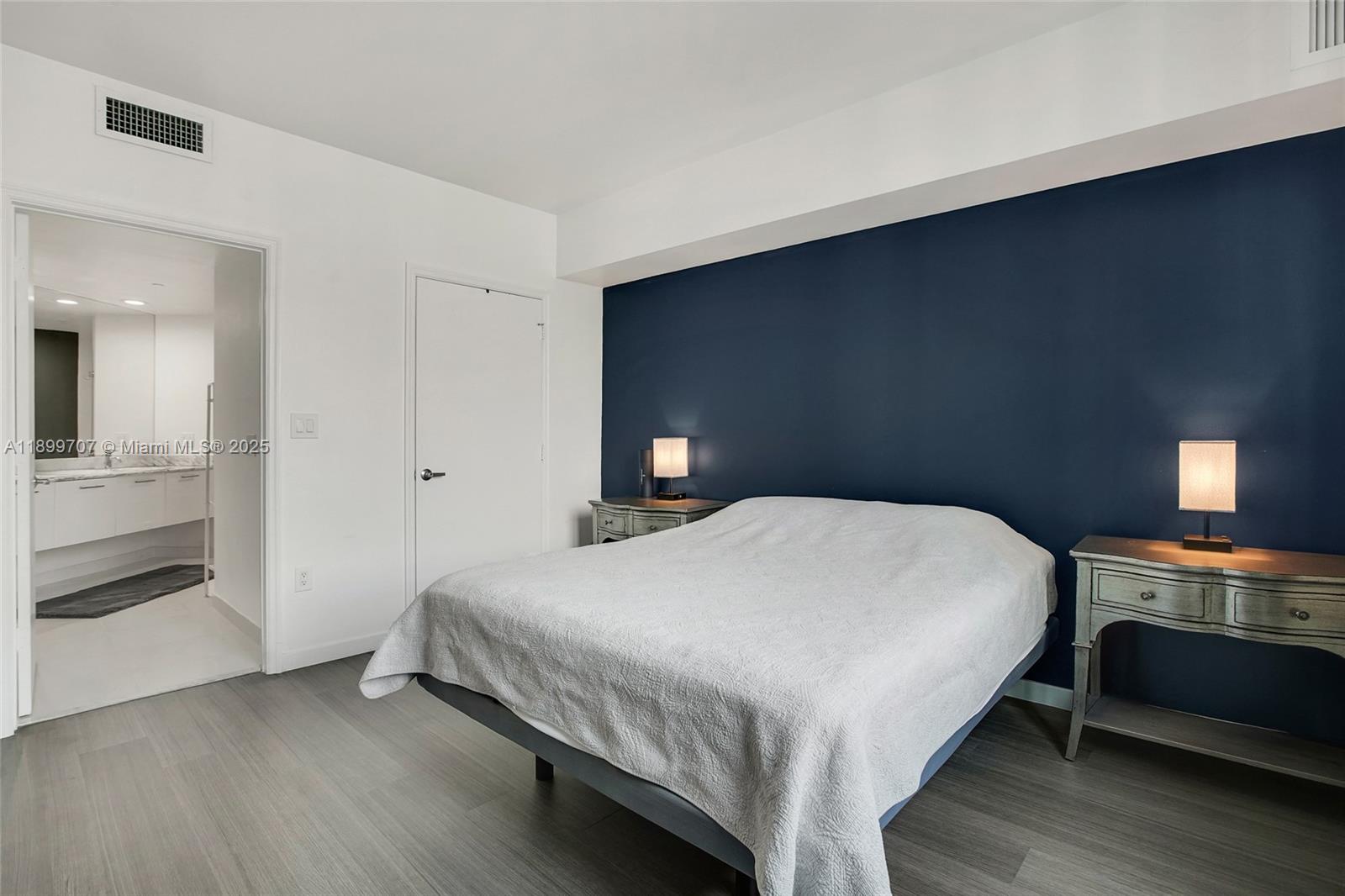 image 500 Brickell West7