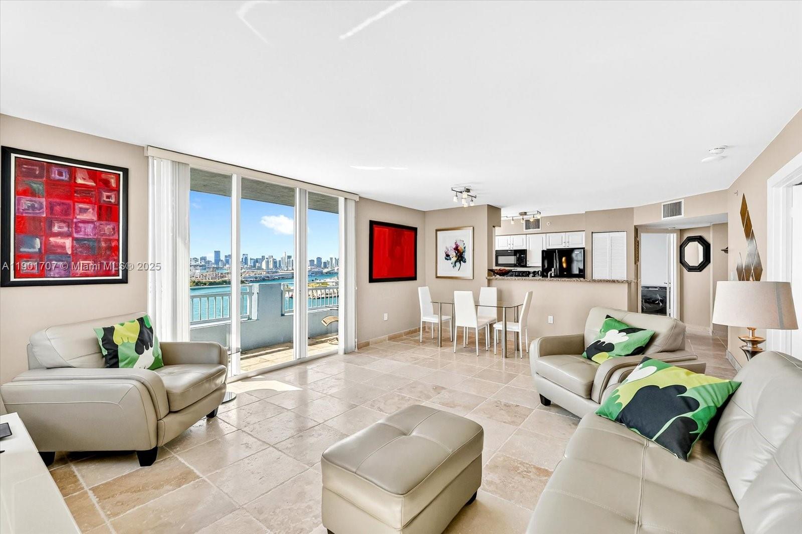 image Yacht Club At Portofino C2