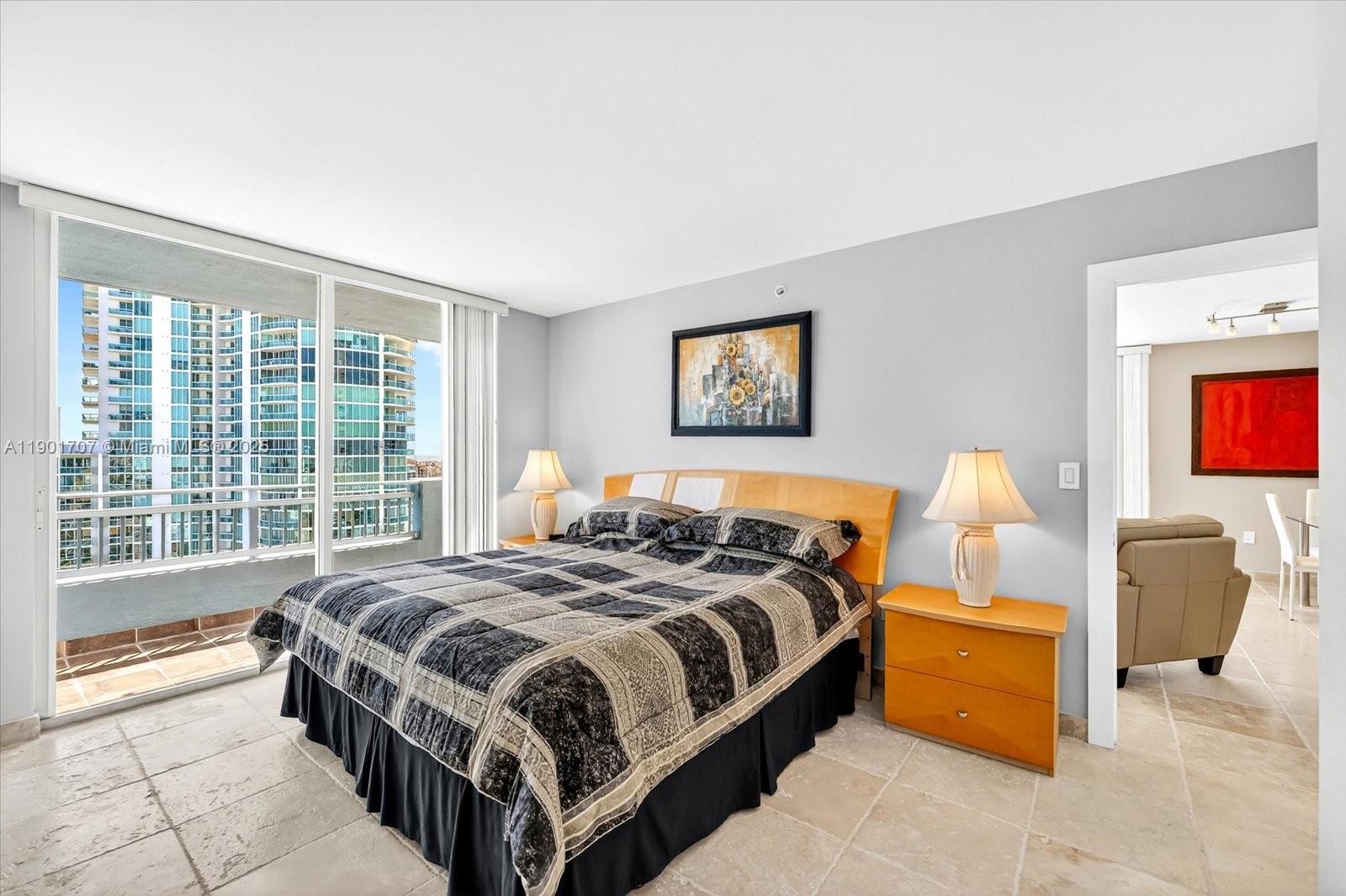 image Yacht Club At Portofino C5