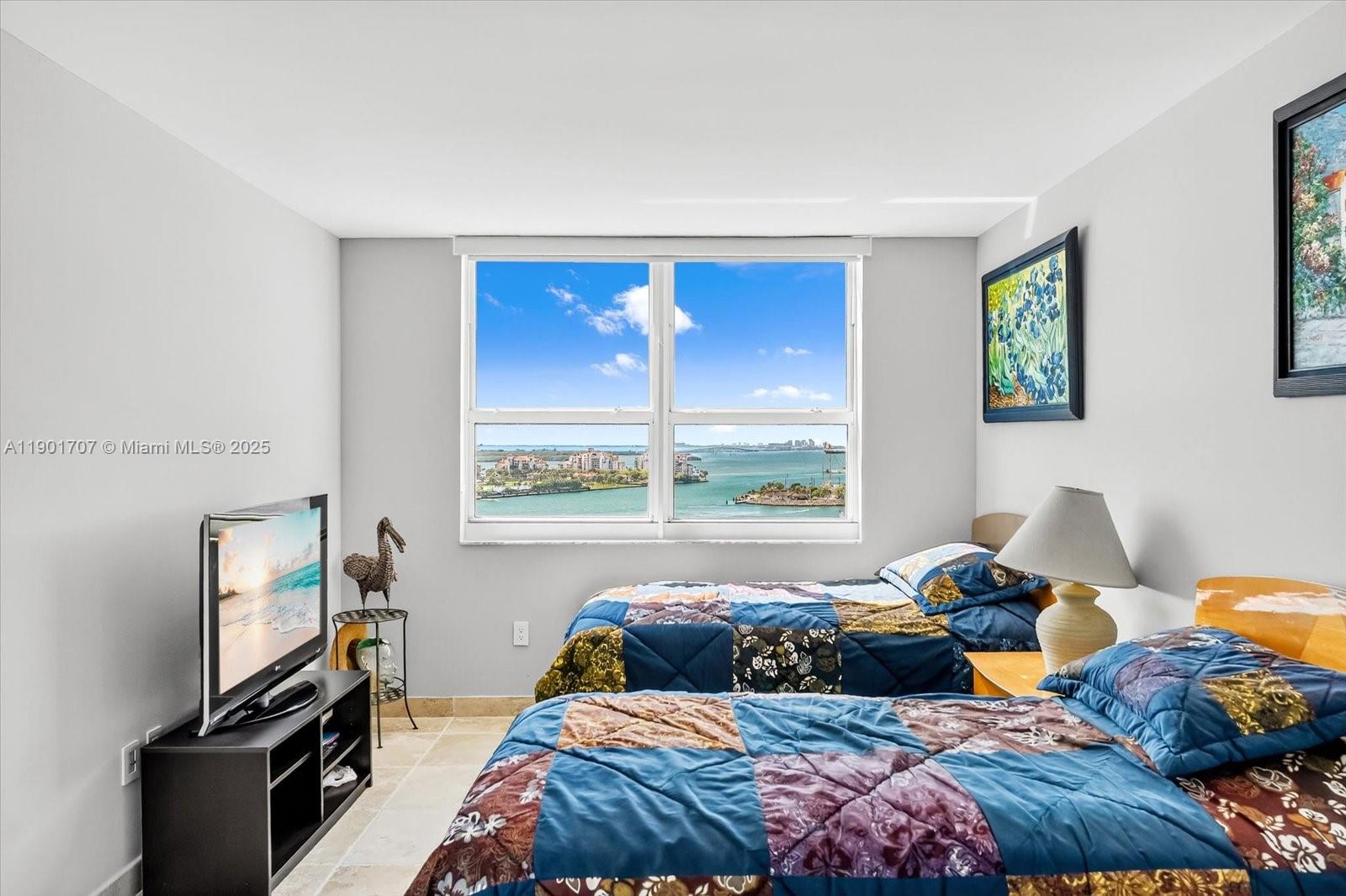 image Yacht Club At Portofino C7