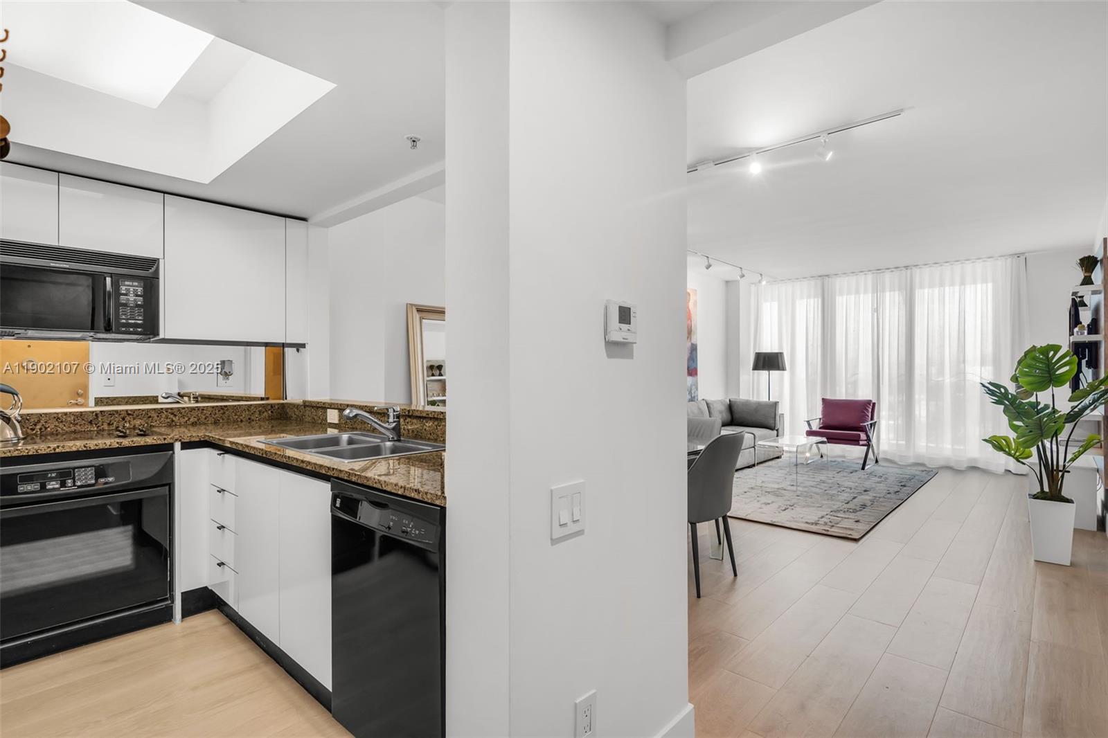 image 1500 Ocean Drive Condo9