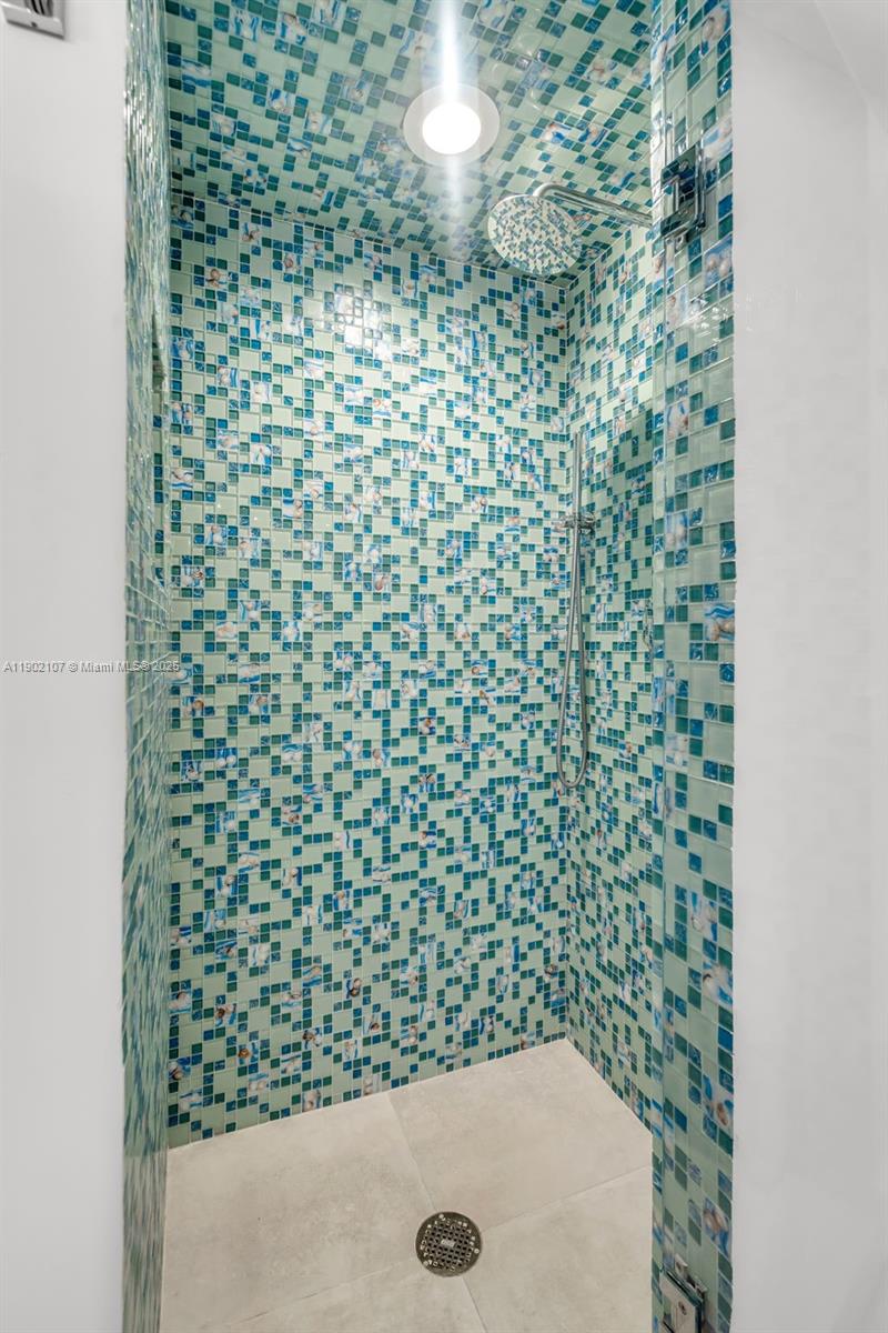 image 1500 Ocean Drive Condo18