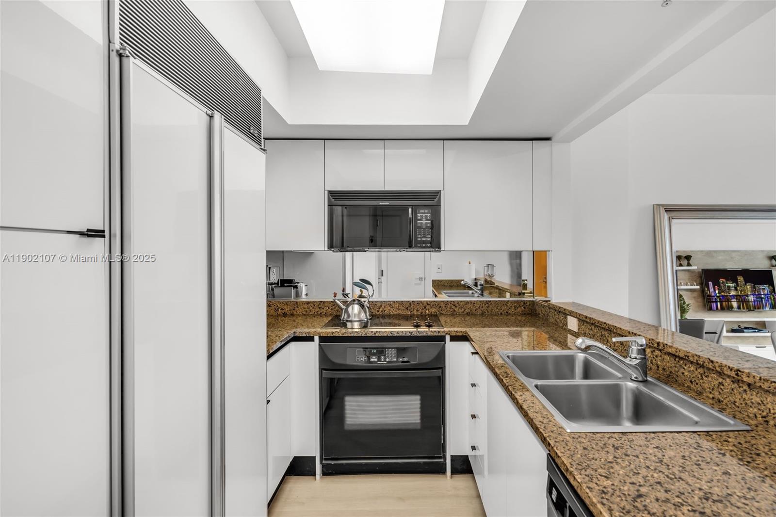 image 1500 Ocean Drive Condo7