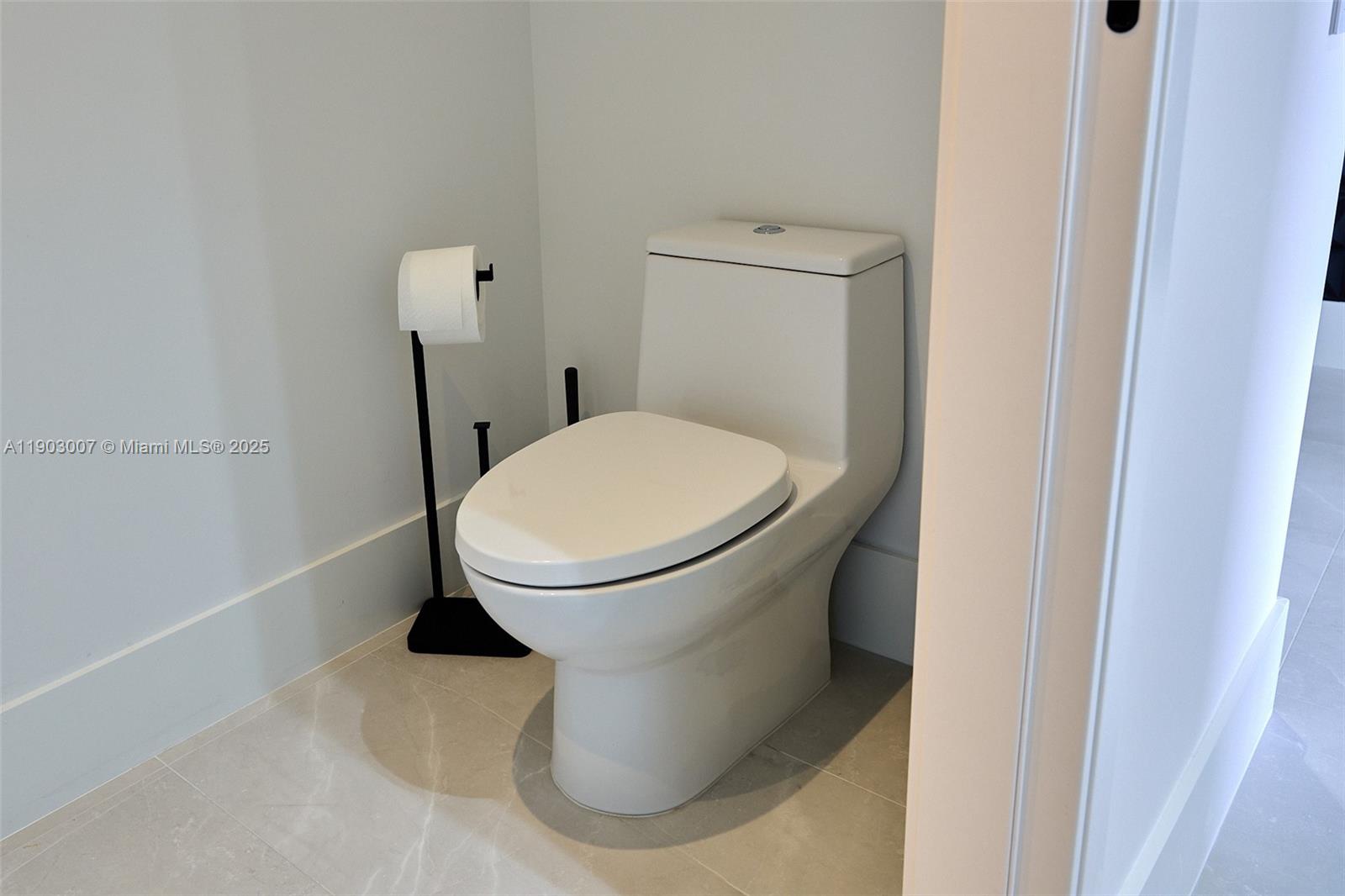 160 Isle Of Venice Dr #401 Fort Lauderdale, FL 33301