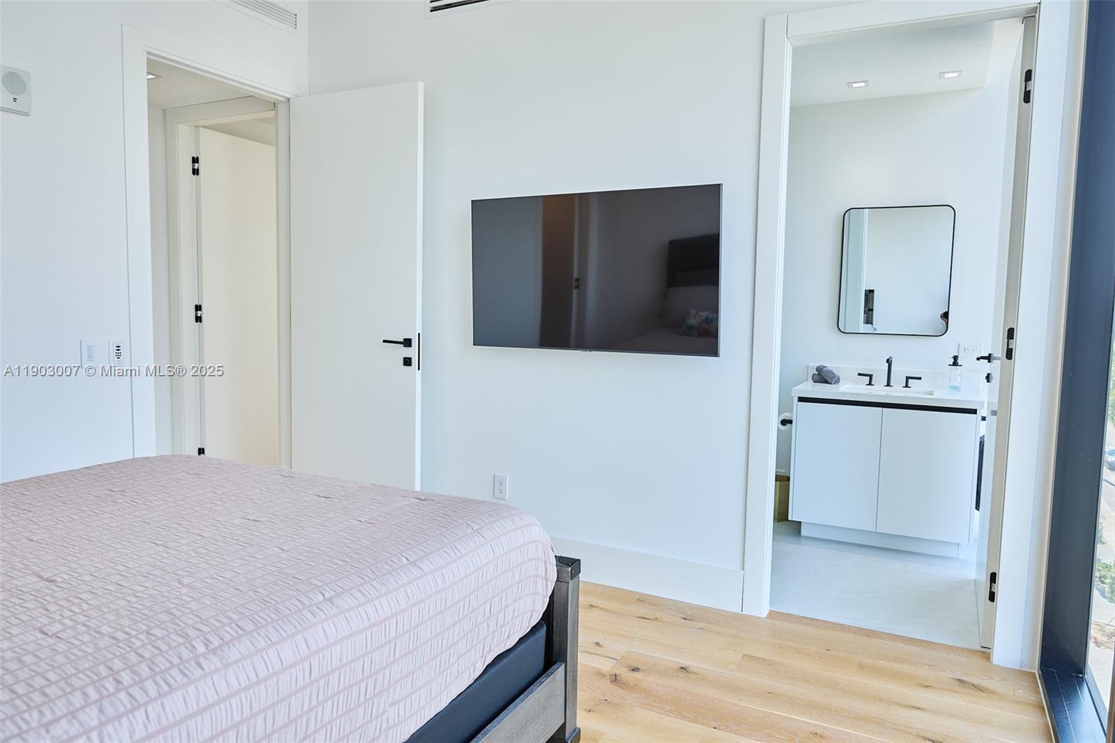 160 Isle Of Venice Dr #401 Fort Lauderdale, FL 33301