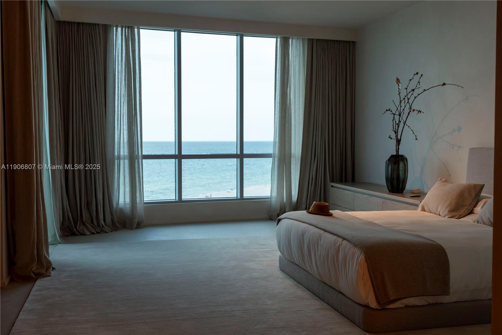 5959 Collins Ave #907 Miami Beach, FL 33140