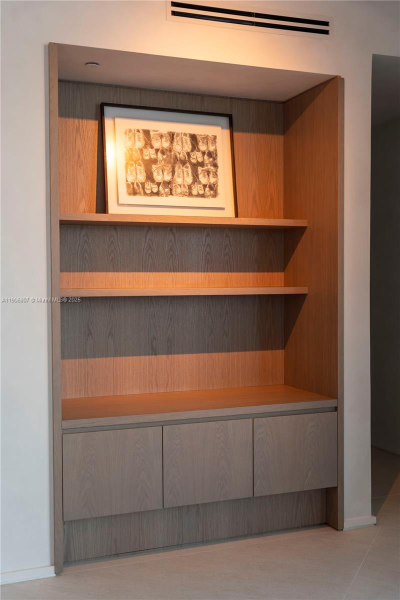 5959 Collins Ave #907 Miami Beach, FL 33140