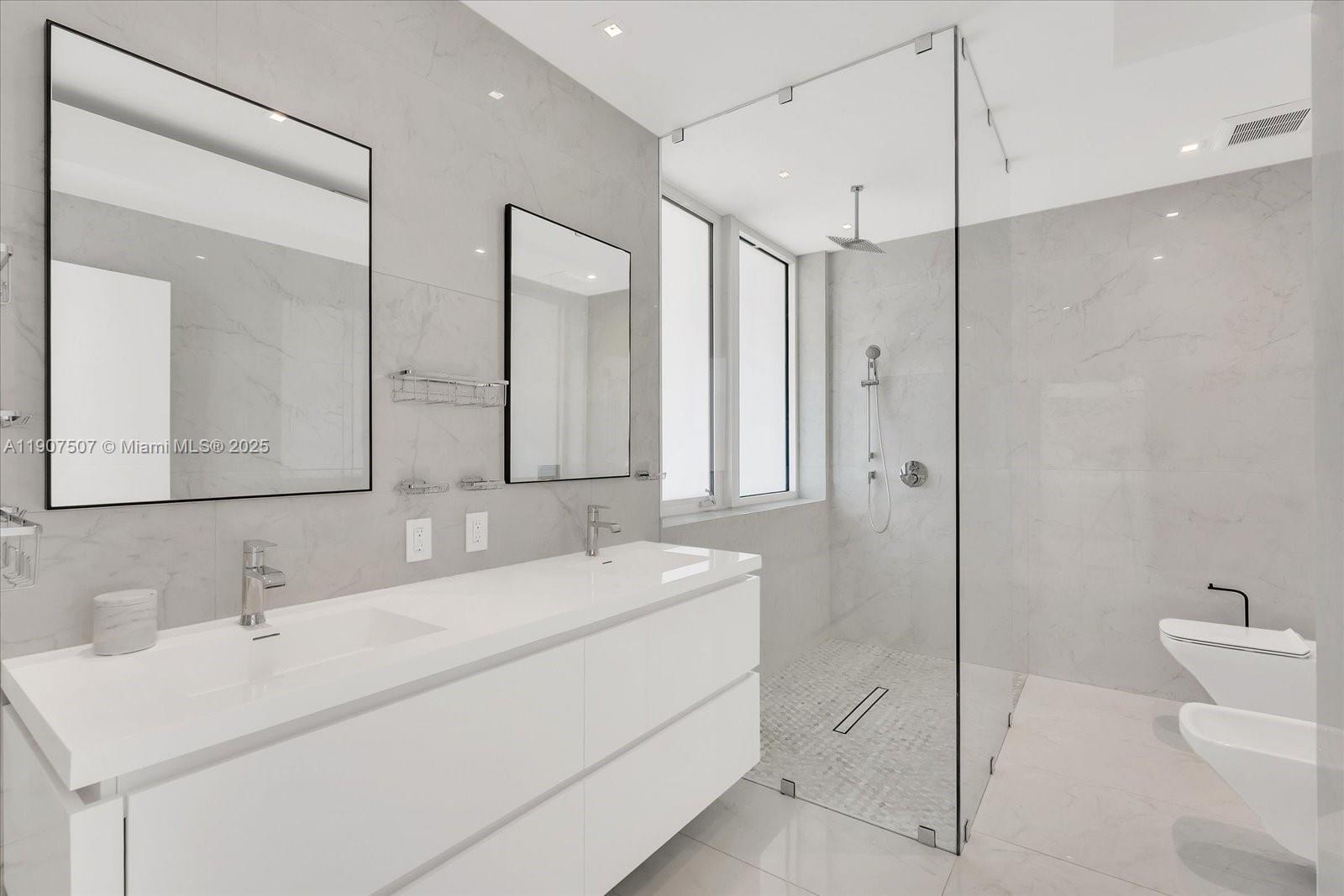 7830 Atlantic Way Miami Beach, FL 33141