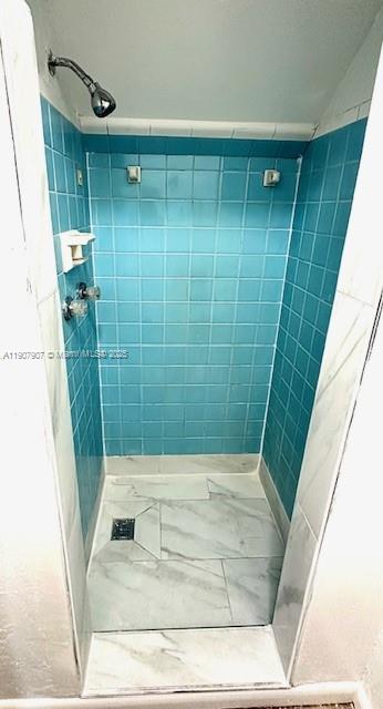 821 W 39th St #1 Miami Beach, FL 33140