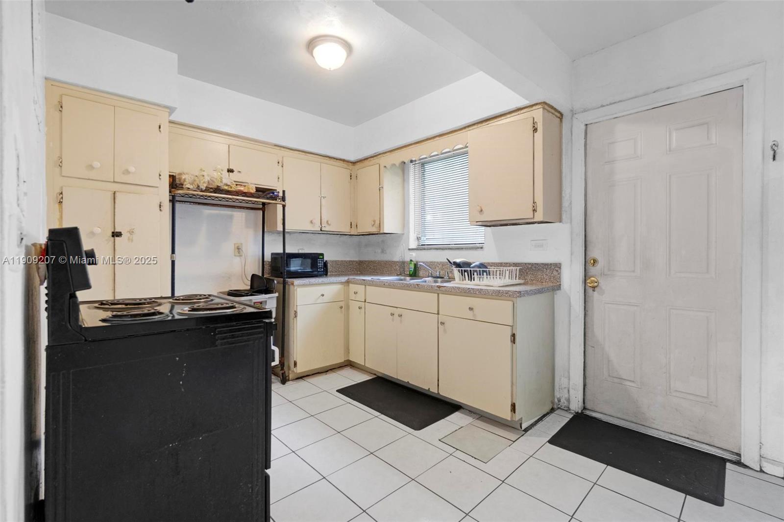 16301 NW 32nd Ave Miami Gardens, FL 33054