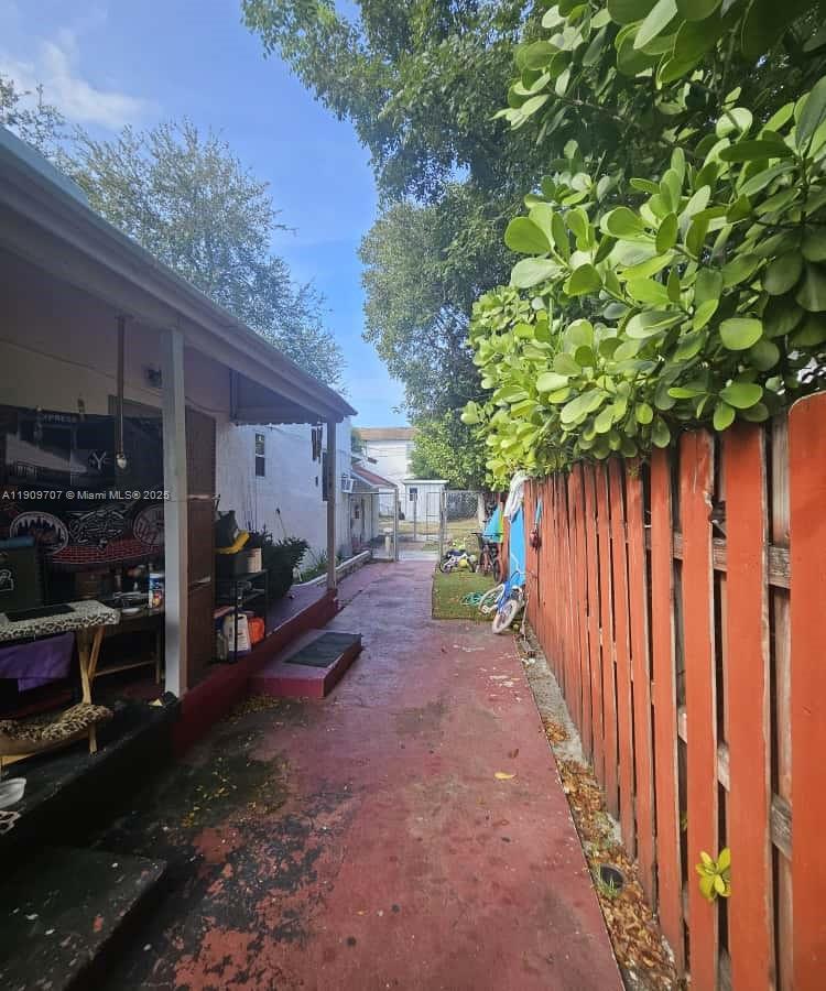 1008 N 18th Ct #102 Hollywood, FL 33020