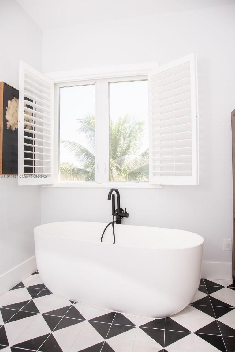 4819 University Dr #4819 Coral Gables, FL 33146