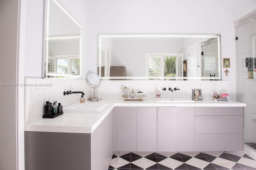 4819 University Dr #4819 Coral Gables, FL 33146