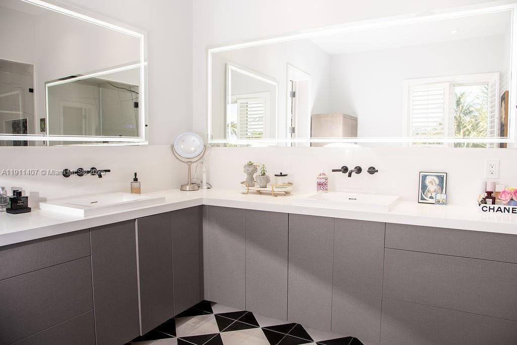 4819 University Dr #4819 Coral Gables, FL 33146