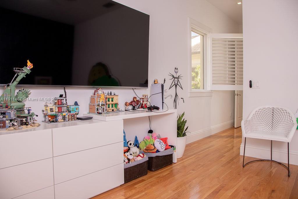 4819 University Dr #4819 Coral Gables, FL 33146