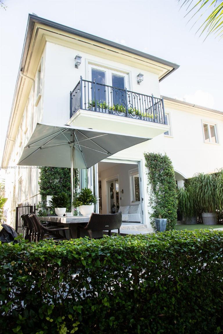 4819 University Dr #4819 Coral Gables, FL 33146