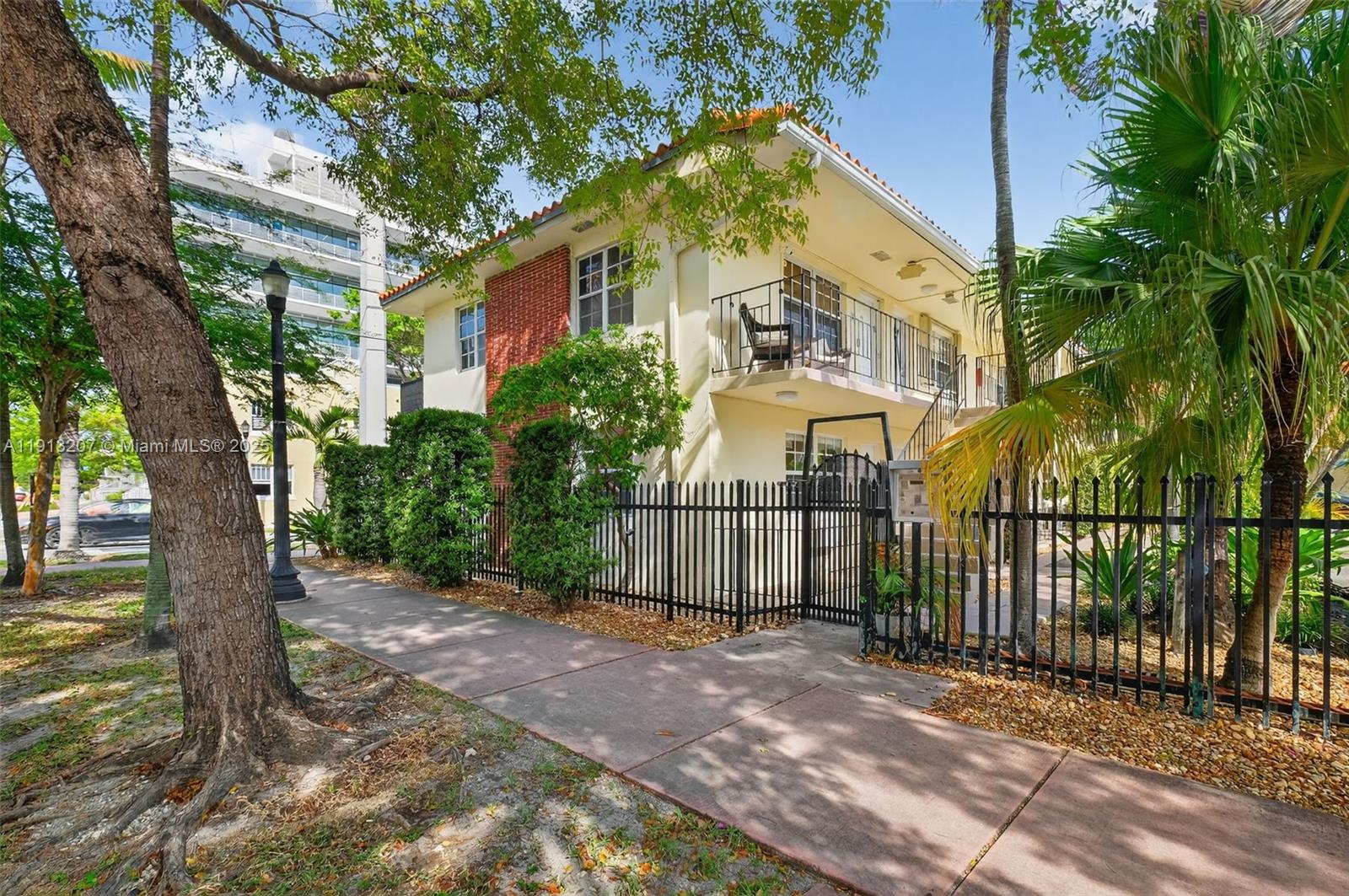 345 Michigan Ave #42