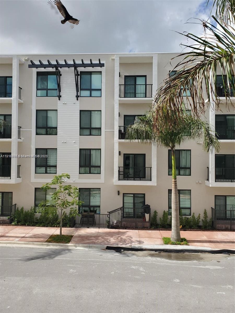 8265 NW 41st St #C-203