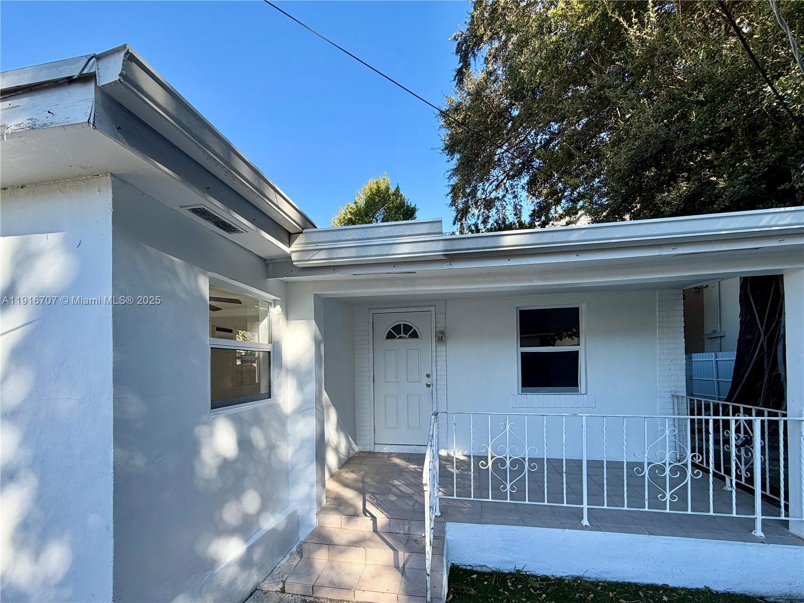 2729 SW 24th St #2729