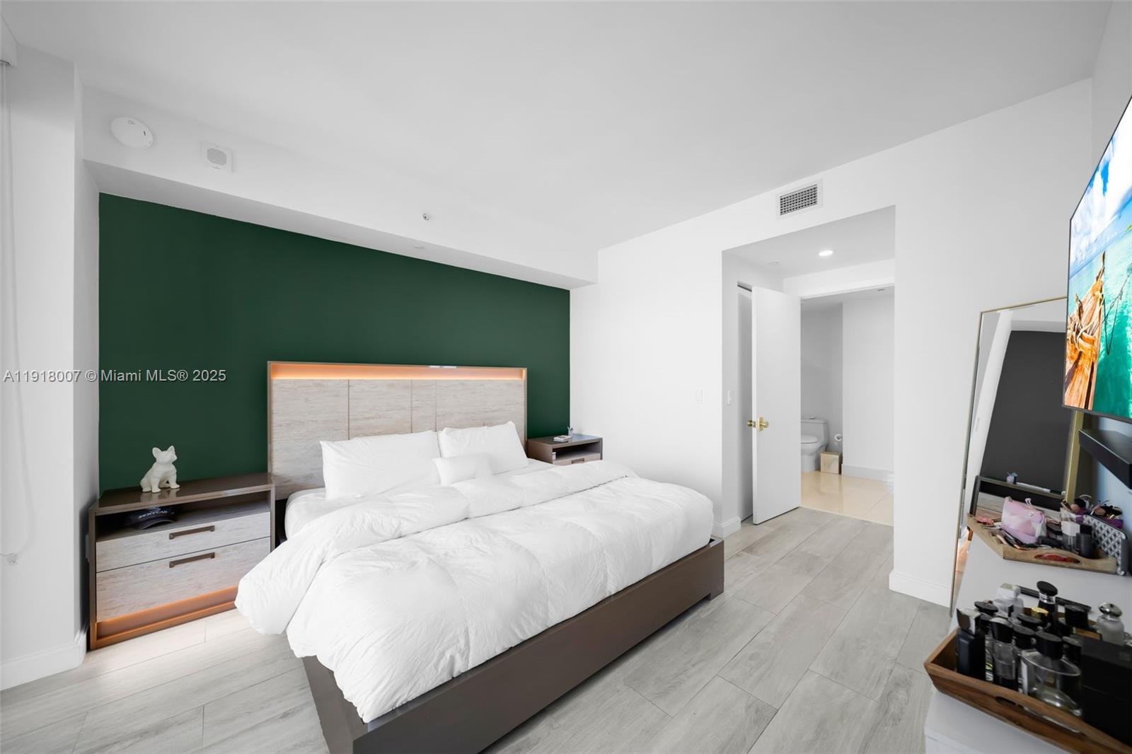 image Brickell Heights East10