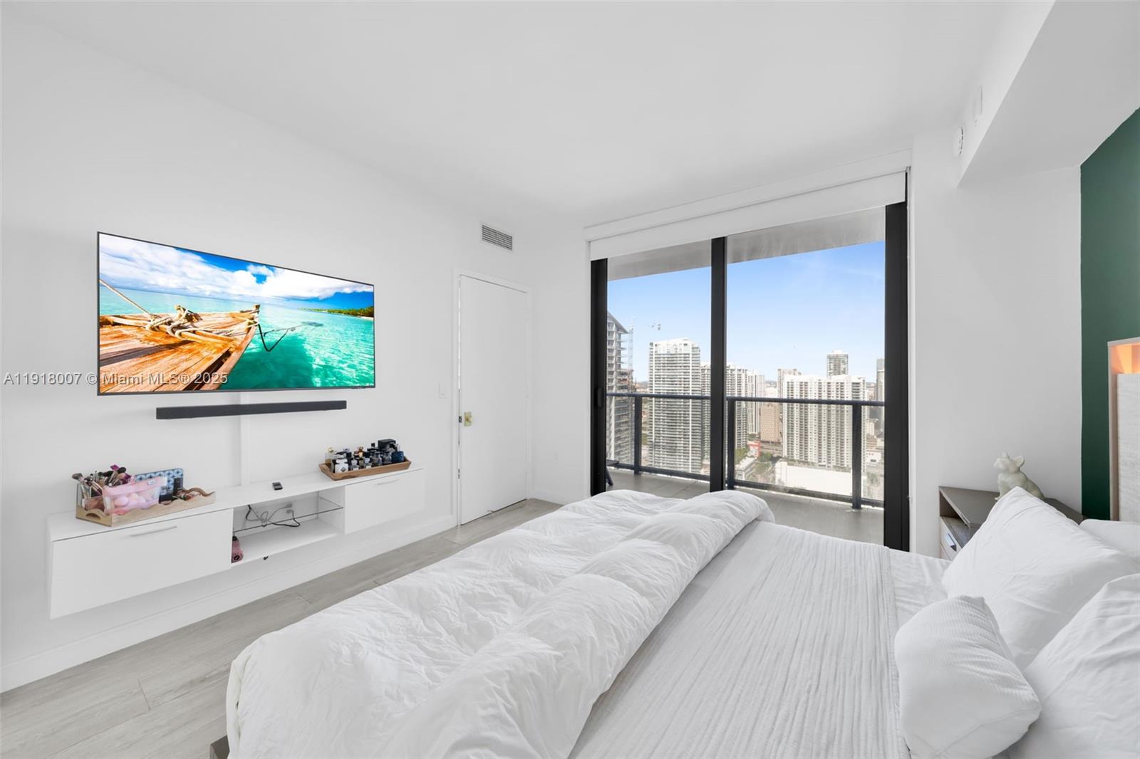 image Brickell Heights East11