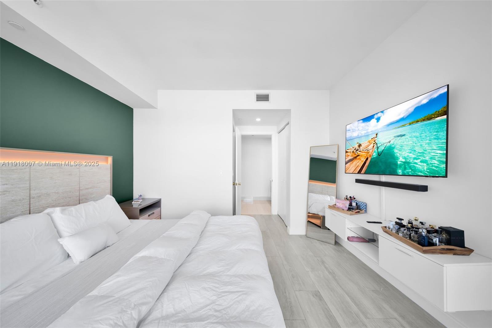 image Brickell Heights East19