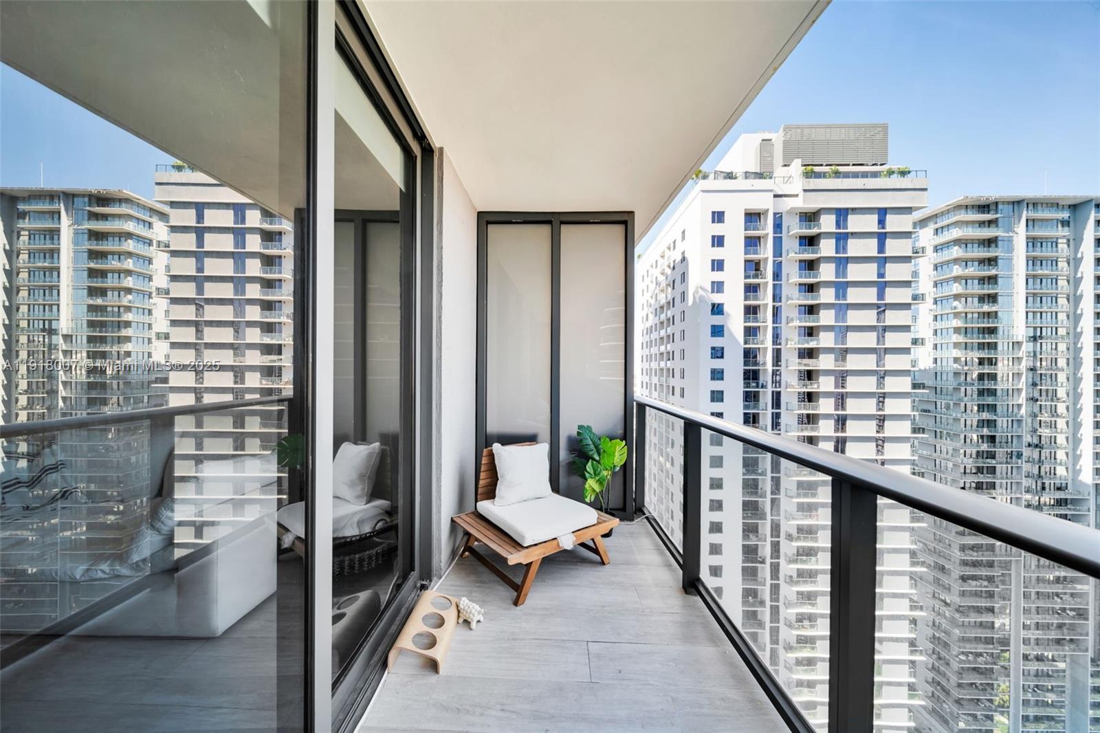 image Brickell Heights East21