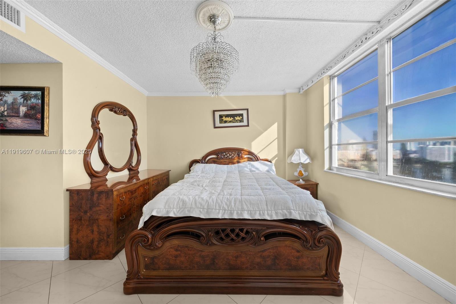 image Winston Towers 5007