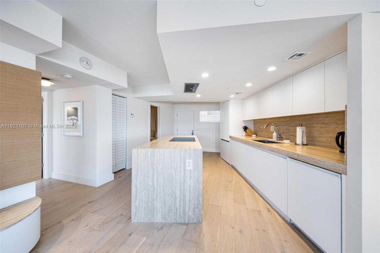 1881 Washington Ave #14F