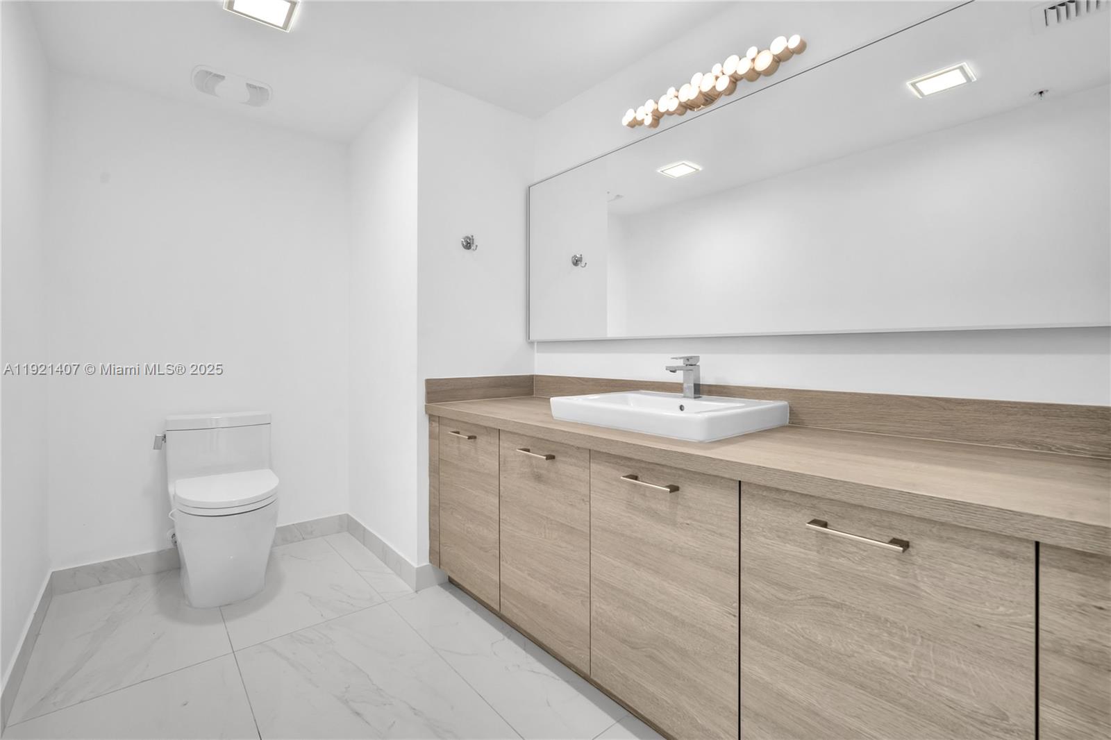 400 Sunny Isles Blvd #1519 Sunny Isles Beach, FL 33160