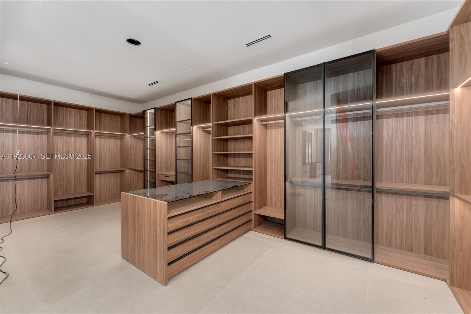 6840 SW 92nd St Pinecrest, FL 33156