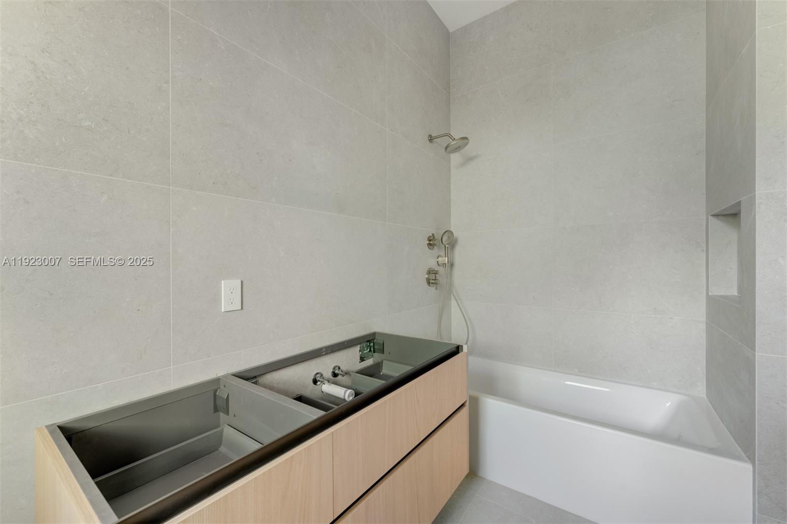 6840 SW 92nd St Pinecrest, FL 33156