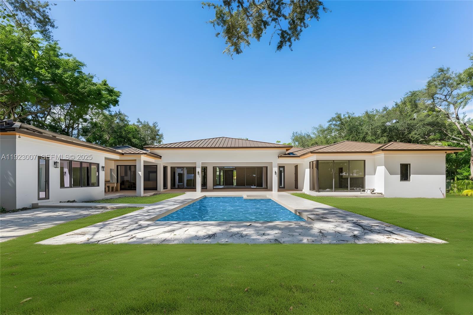 6840 SW 92nd St Pinecrest, FL 33156