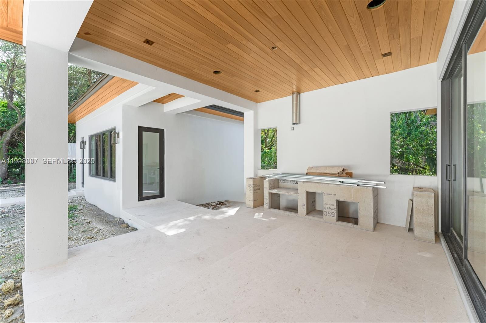 6840 SW 92nd St Pinecrest, FL 33156