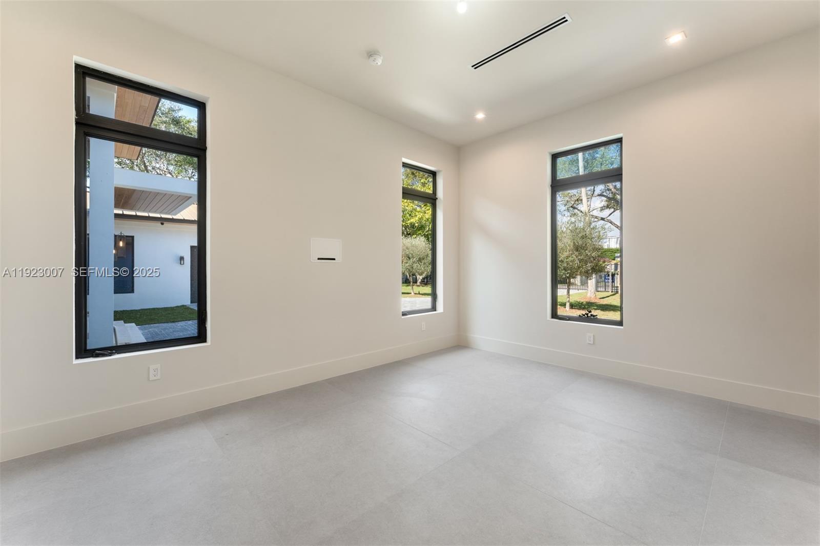 6840 SW 92nd St Pinecrest, FL 33156