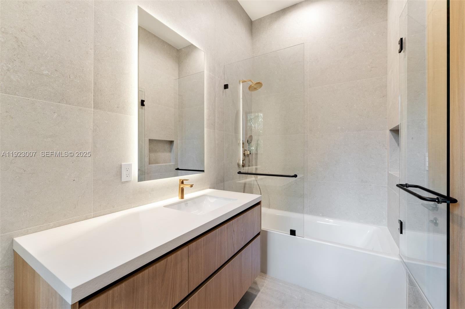 6840 SW 92nd St Pinecrest, FL 33156